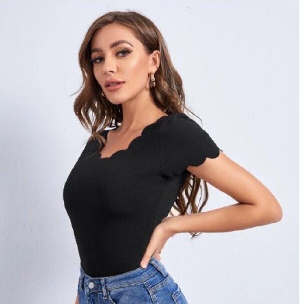 SHEIN Scallop Trim Solid Tee Size L